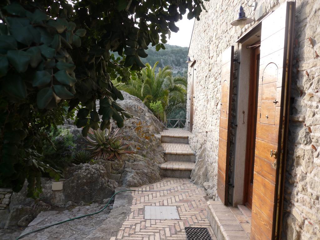 Rocca Del Vento Bed & Breakfast San Pantaleone Bilik gambar