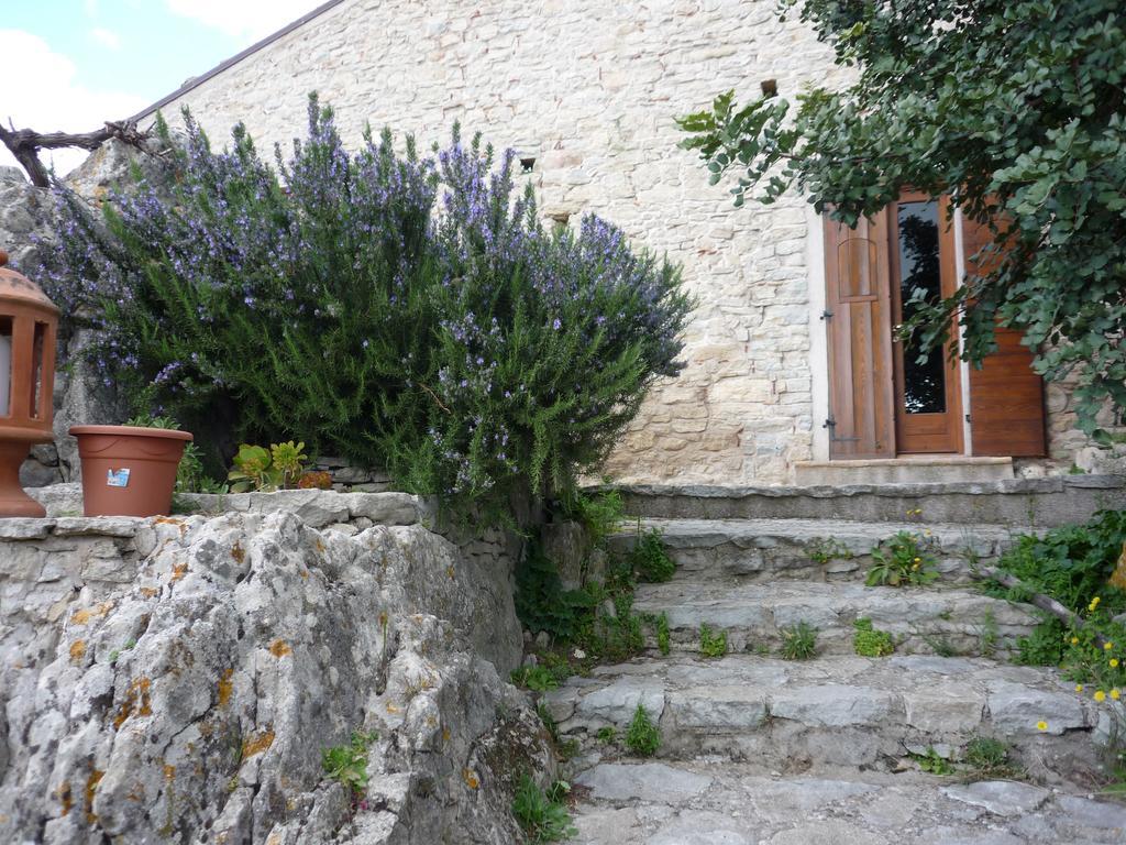 Rocca Del Vento Bed & Breakfast San Pantaleone Bilik gambar